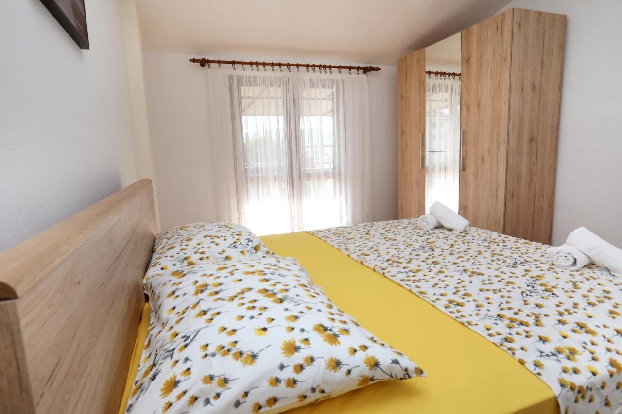 Apartman Gilan Сегет-Враниця Екстер'єр фото