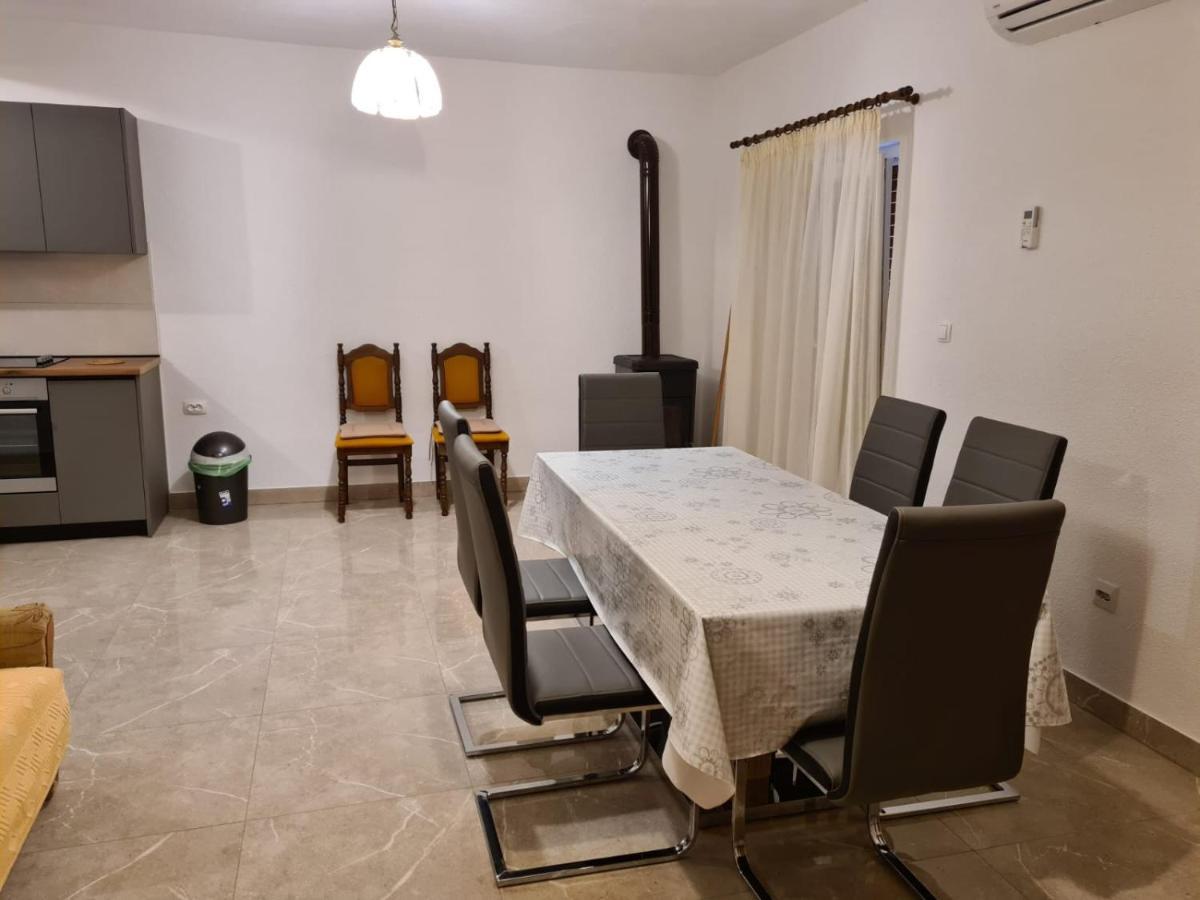 Apartman Gilan Сегет-Враниця Екстер'єр фото