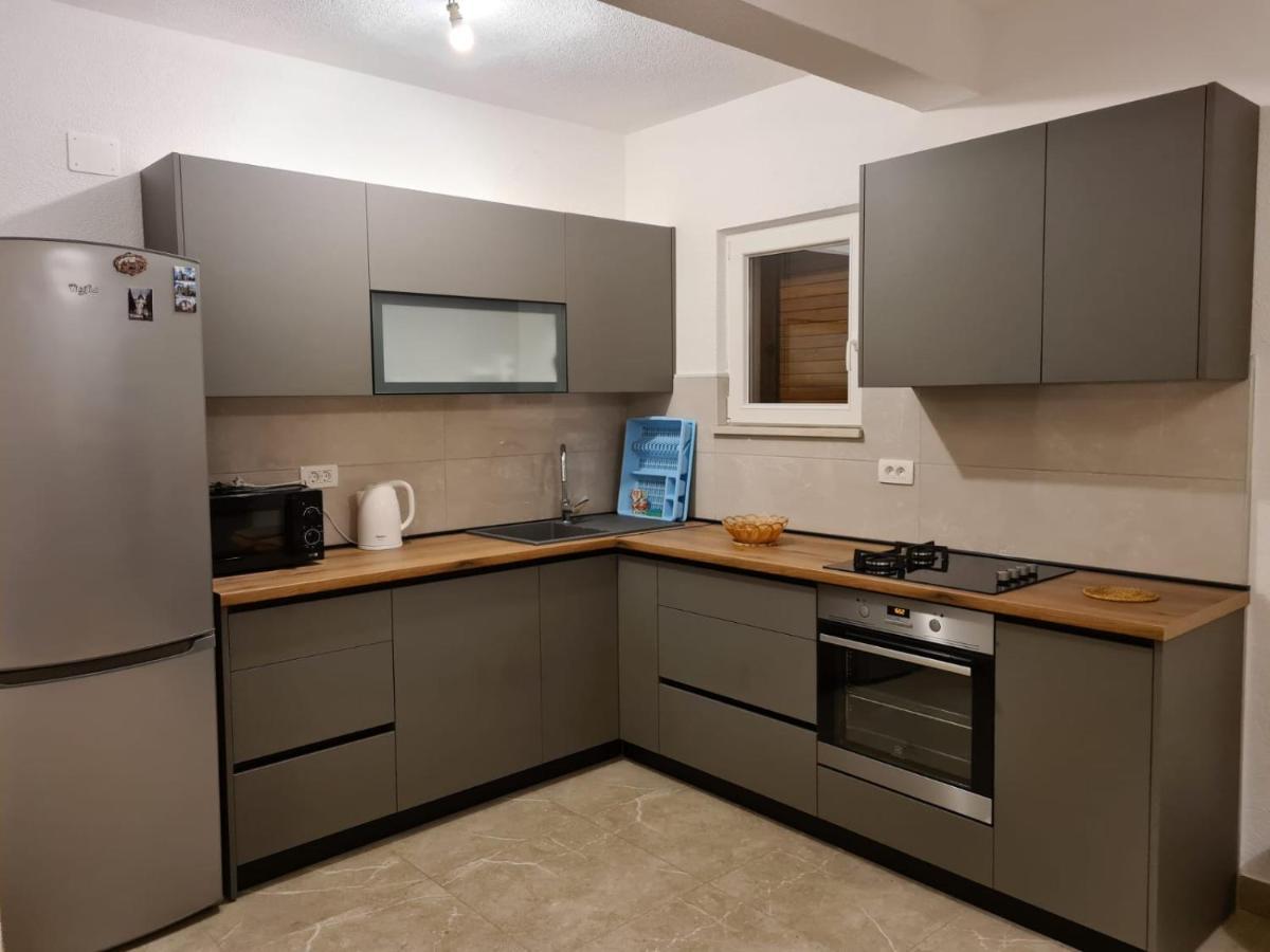 Apartman Gilan Сегет-Враниця Екстер'єр фото